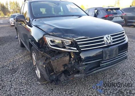 2015 Volkswagen Touareg Tdi Executive из США, поврежденный, VIN WVGEP9BP4FD007384